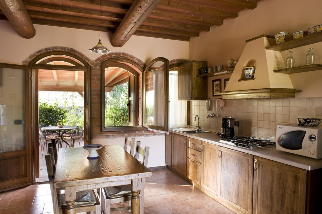 Poggio Ugo Villa Bucine Rum bild